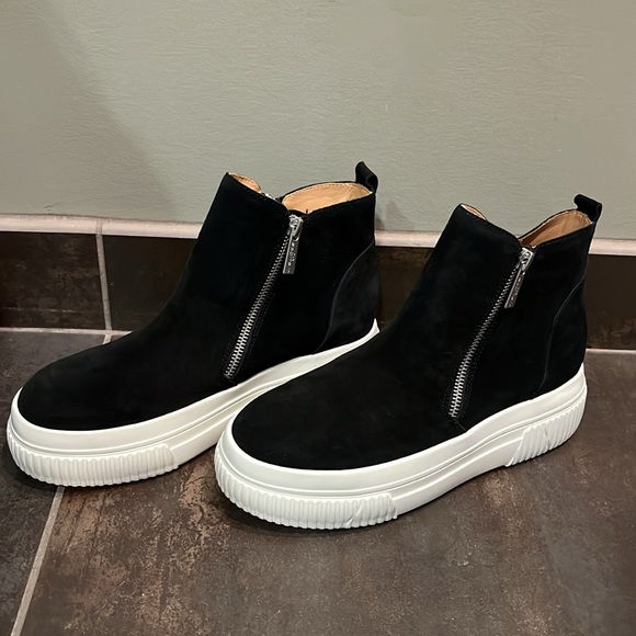 J Slides Wyona Water proof wedge sneaker NWOT Black Suede size 9 - Picture 5 of 10